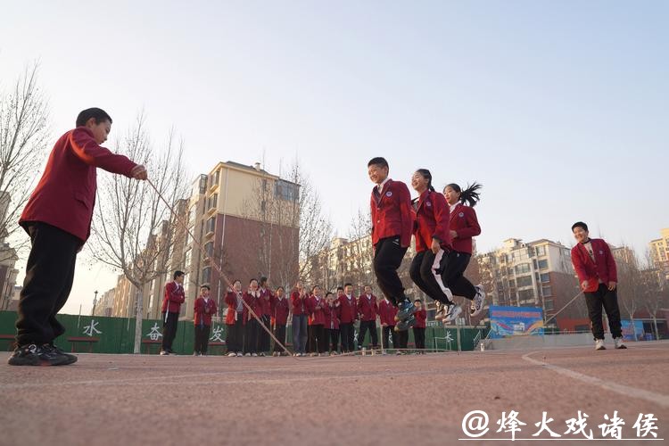 河北内丘:绳舞飞扬 快乐成长 河北内丘:绳舞飞扬 快乐成长