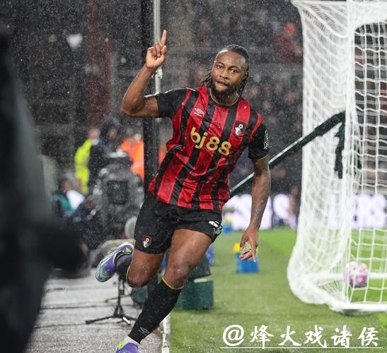 阿莫林曼联不能再乱签人!罗马诺巴萨尤文正密切关注塞内西 阿莫林曼联不能再乱签人!罗马诺巴萨尤文正密切关注塞内西